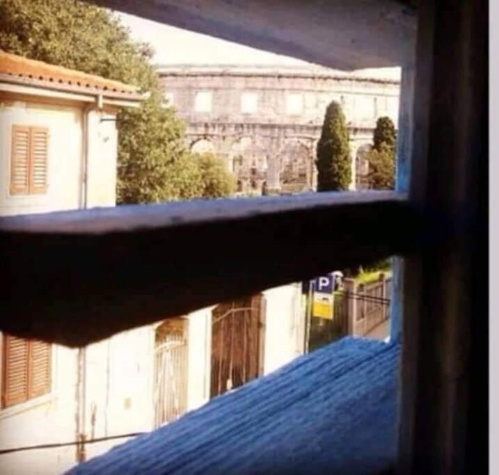 Colloseum View From The Apartment Pula Exterior foto
